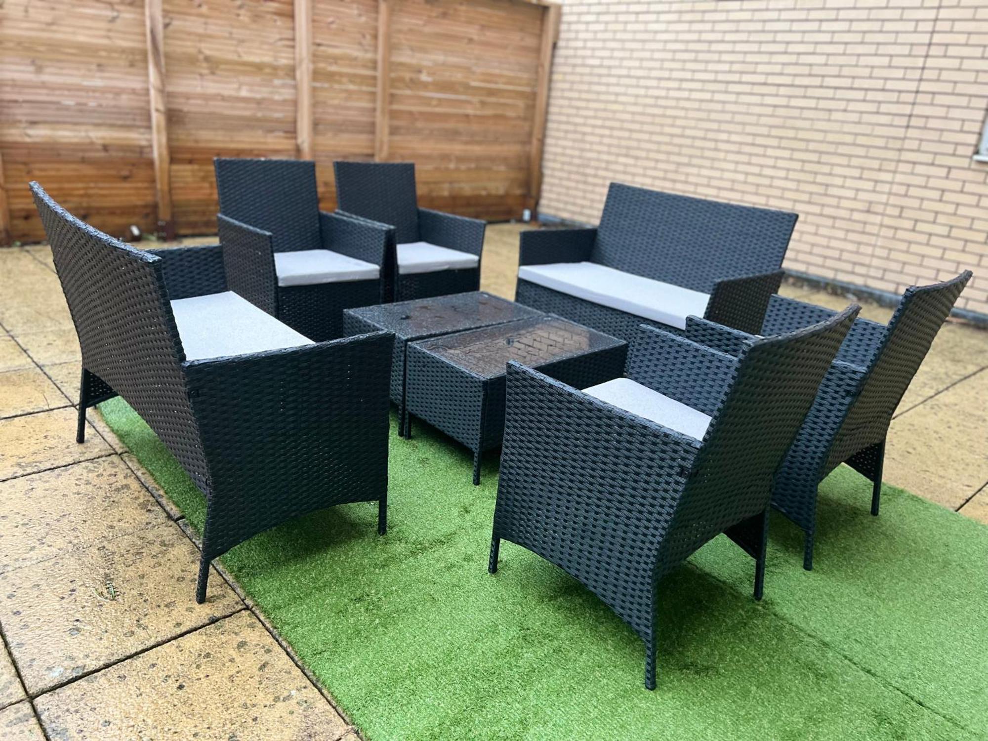 Impeccable Three Bed With Private Terrace Apartment *